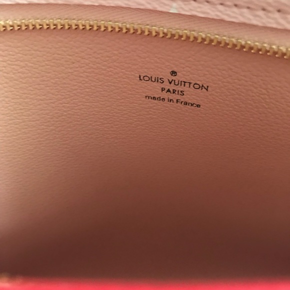 ❌SOLD❌Louis Vuitton Giant Toiletry Pouch - Picture 7 of 8